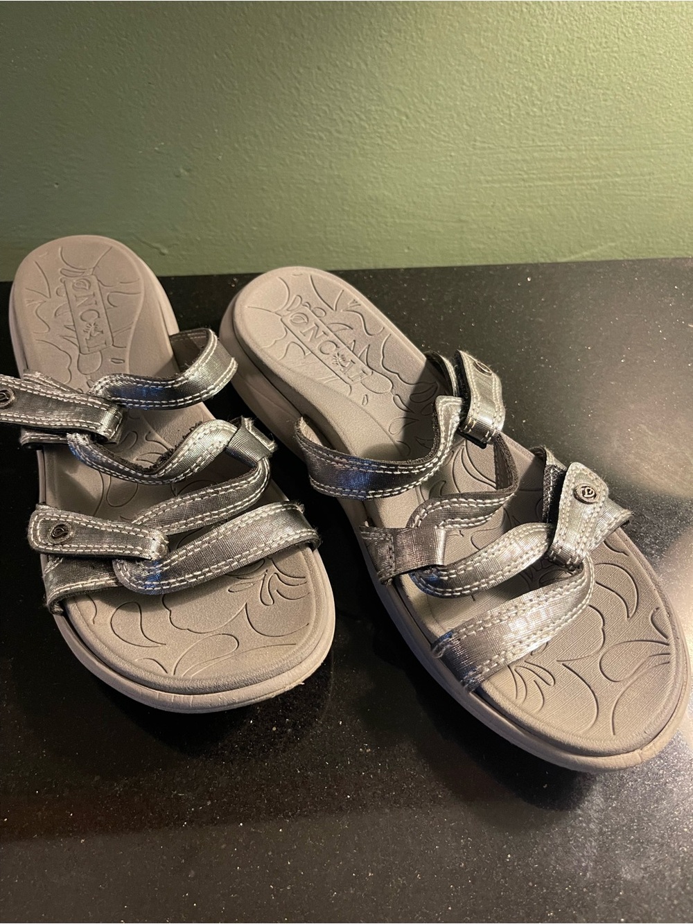 Vionic Women's Silver Adjustable Strappy Comfort Sandal